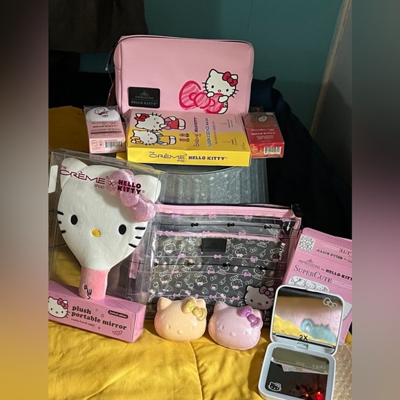 NWT Hello Kitty Gift set includes all items shown and necklace and earrings!! - Picture 1 of 11